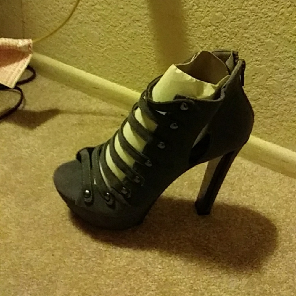 Shoe